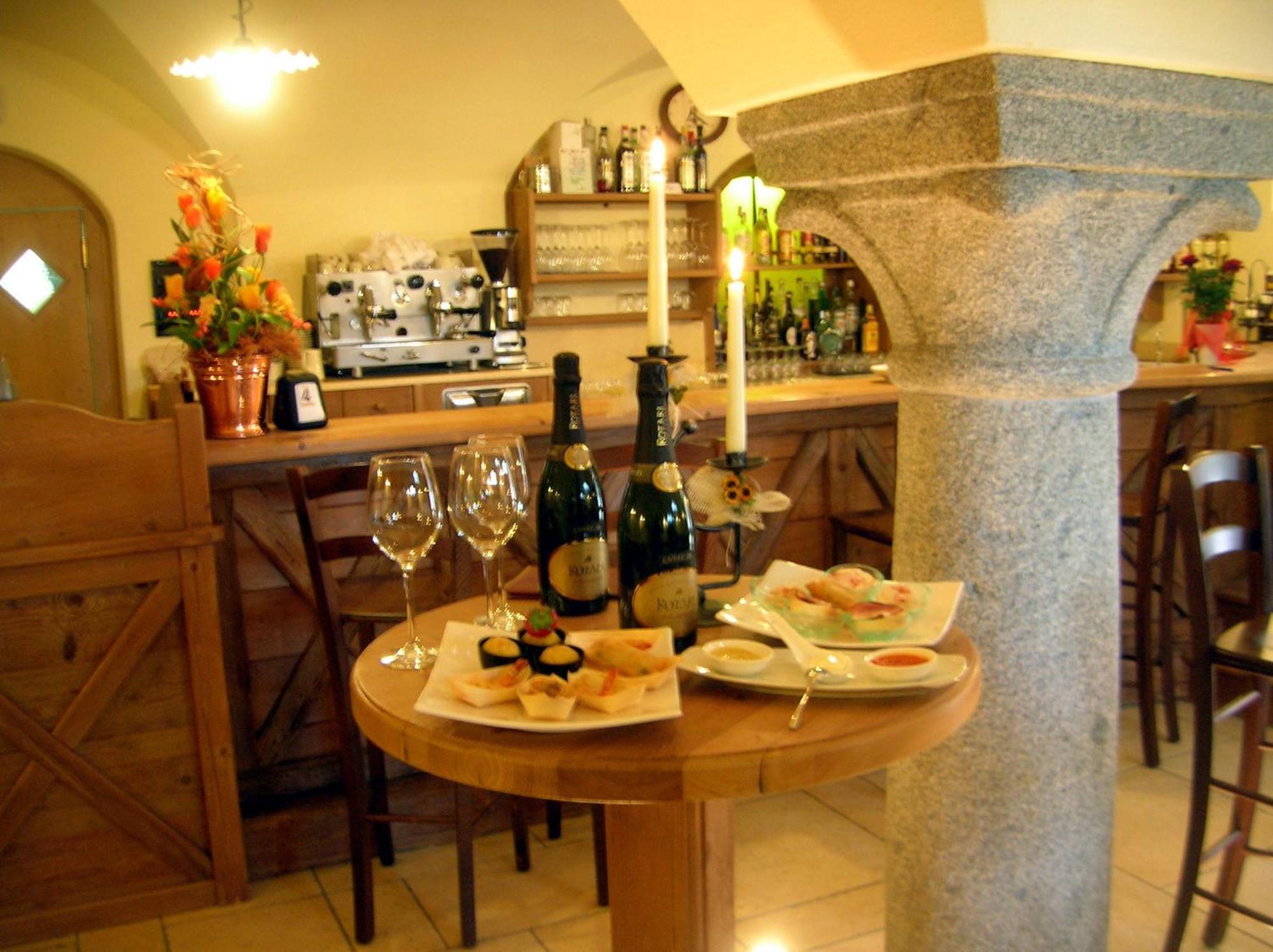 Locanda Borgo Chiese Castel Condino Exterior foto